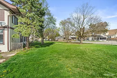 427 E Benton Street, Aurora, IL 60505 - Photo 33