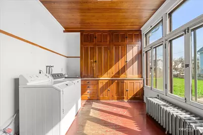 427 E Benton Street, Aurora, IL 60505 - Photo 11