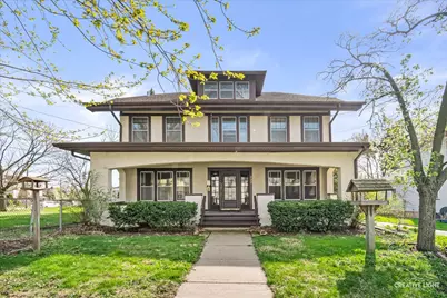 427 E Benton Street, Aurora, IL 60505 - Photo 1