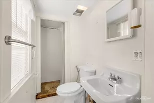 427 E Benton St, Aurora, IL 60505 - Photo 13
