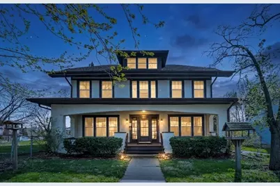 427 E Benton Street, Aurora, IL 60505 - Photo 1