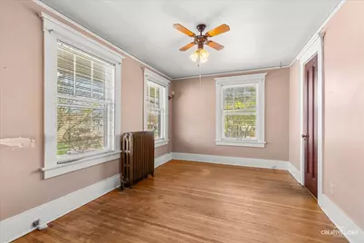 427 E Benton Street, Aurora, IL 60505 - Photo 17