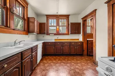 427 E Benton Street, Aurora, IL 60505 - Photo 9