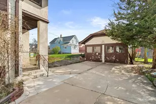 427 E Benton St, Aurora, IL 60505 - Photo 35