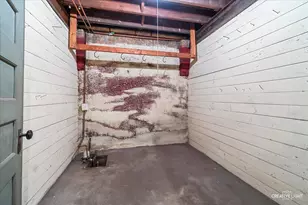 427 E Benton St, Aurora, IL 60505 - Photo 29