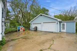 3241 Wallace Ave, Steger, IL 60475 - Photo 3