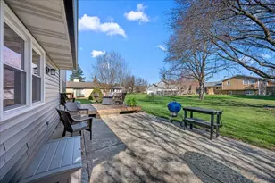 2477 Cambridge Dr, Aurora, IL 60506 - Photo 19