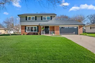 2477 Cambridge Dr, Aurora, IL 60506 - Photo 1