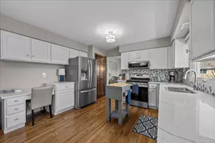 2477 Cambridge Dr, Aurora, IL 60506 - Photo 7