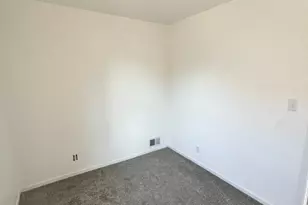 273 S 3rd Ave, Kankakee, IL 60901 - Photo 5