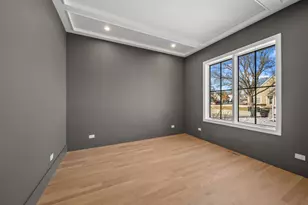 2009 Robincrest Ln, Glenview, IL 60025 - Photo 9