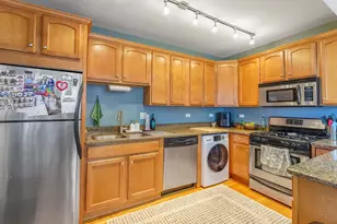 2737 N Kimball Ave, Chicago, IL 60647 - Photo 9