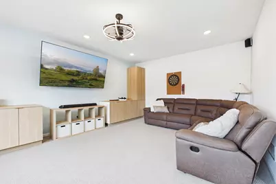 606 McHenry Avenue, McHenry, IL 60050 - Photo 9