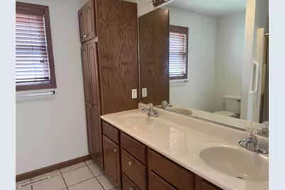 2800 Becker Drive, Peru, IL 61354 - Photo 21