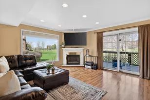 1926 Golf View Dr, Bartlett, IL 60103 - Photo 3