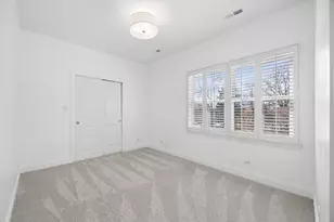 131 Indian Dr, Clarendon Hills, IL 60514 - Photo 9