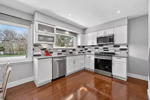 315 N Kenilworth Ave, Elmhurst, IL 60126 - Photo 3