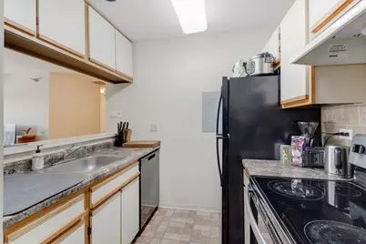 208 Glengarry Drive #301, Bloomingdale, IL 60108 - Photo 7