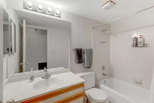 208 Glengarry Dr, Bloomingdale, IL 60108 - Photo 13