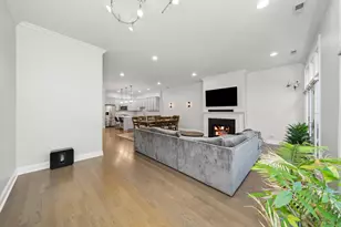 2846 N Southport Ave, Chicago, IL 60657 - Photo 13