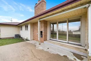 10817 Bonnie Brae Rd, Huntley, IL 60142 - Photo 39