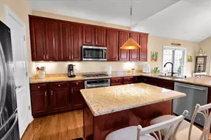 415 Mallard Point Dr, North Aurora, IL 60542 - Photo 9