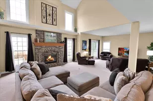 415 Mallard Point Dr, North Aurora, IL 60542 - Photo 5