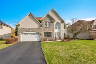 415 Mallard Point Dr, North Aurora, IL 60542 - Photo 3