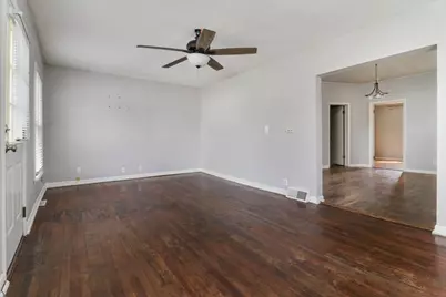 701 E Buchanan Street, Bloomington, IL 61701 - Photo 5