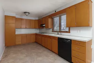 701 E Buchanan St, Bloomington, IL 61701 - Photo 9