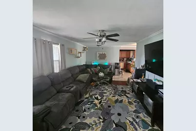 128 Essex Road, Elk Grove Village, IL 60007 - Photo 3