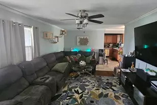 128 Essex Rd, Elk Grove Village, IL 60007 - Photo 3