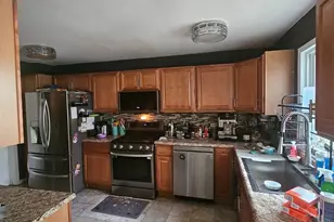128 Essex Rd, Elk Grove Village, IL 60007 - Photo 5