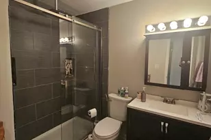 128 Essex Rd, Elk Grove Village, IL 60007 - Photo 7