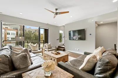 1749 N Winnebago Avenue, Chicago, IL 60647 - Photo 3