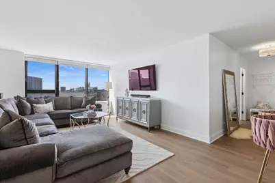 3930 N Pine Grove Avenue #816, Chicago, IL 60613 - Photo 13