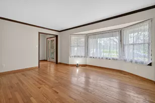 900 Glen Oak Dr, Sleepy Hollow, IL 60118 - Photo 5