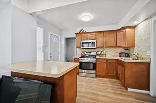 10-12 N Park Ave, Waukegan, IL 60085 - Photo 5