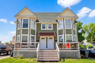 10-12 N Park Ave, Waukegan, IL 60085 - Photo 1