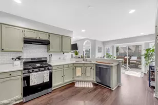 5221 Conifer Ln, Gurnee, IL 60031 - Photo 15