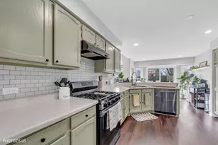 5221 Conifer Ln, Gurnee, IL 60031 - Photo 13