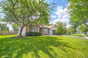 5221 Conifer Ln, Gurnee, IL 60031 - Photo 3