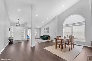 5221 Conifer Ln, Gurnee, IL 60031 - Photo 5