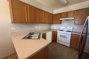 2503 Dickens Dr, Aurora, IL 60504 - Photo 5