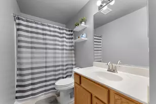 1438 S Amarias Dr, Round Lake, IL 60073 - Photo 13