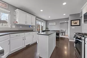 1438 S Amarias Dr, Round Lake, IL 60073 - Photo 7