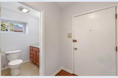 1610 W Jarvis Avenue #2B, Chicago, IL 60626 - Photo 9