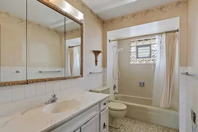 4738 N Potawatomie Avenue, Chicago, IL 60656 - Photo 13