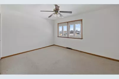 4738 N Potawatomie Avenue, Chicago, IL 60656 - Photo 11