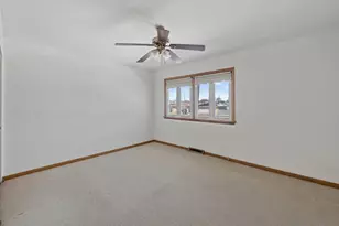 4738 N Potawatomie Ave, Chicago, IL 60656 - Photo 11